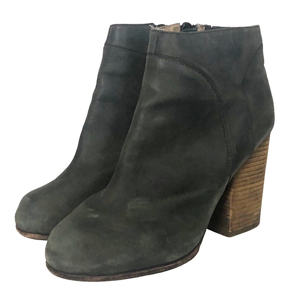 HANGER Jeffrey Campbell Grey Distressed Leather Bootie